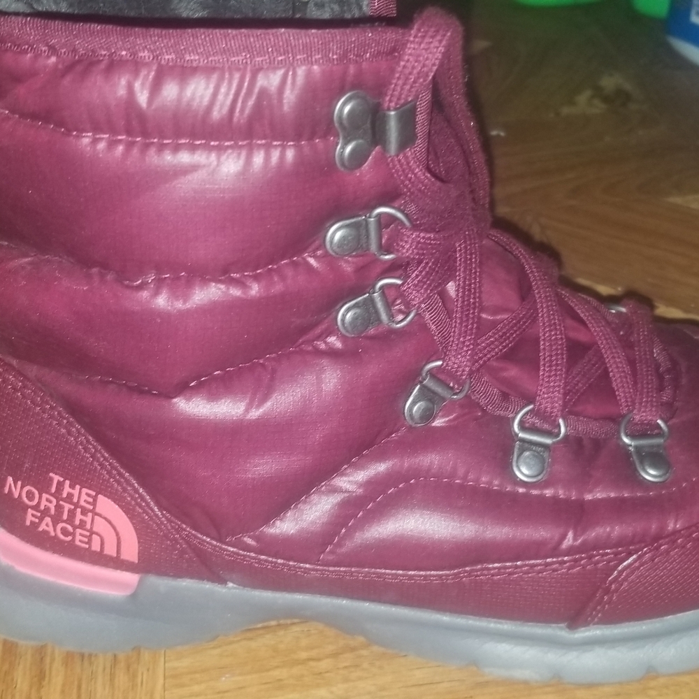The North Face Thermoball boots-burgundy